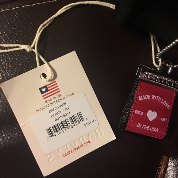 Harveys Seatbelt Black Cat Backpack - Picture 4 of 4